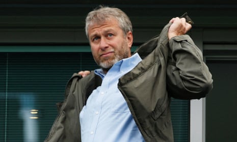 An inquiry into the granting of Roman Abramovich’s Portuguese citizenship has led to the opening of disciplinary proceedings against employees involved in the process