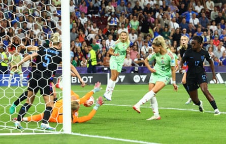 Hannah Hampton saves from Italy’s Emma Severini