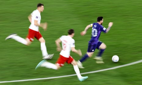 Lionel Messi leaving players in his wake against Poland in the round of 16.