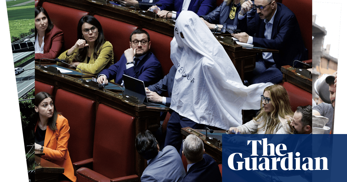 A ghostly parliamentarian and glacier tourism photos of the day: Thursday