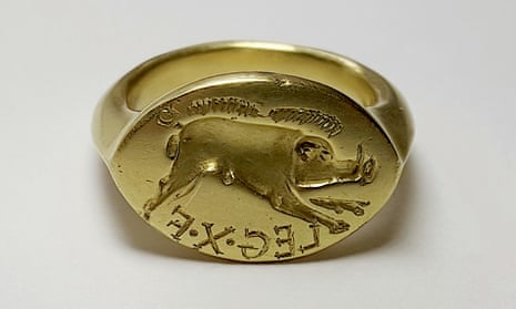 All that glisters: flood of fake ancient jewellery dupes buyers | Collecting | The Guardian