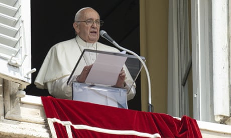 Il Papa, restiamo vicino al popolo ucraino che soffre tanto, VATICAN CITY - 27 Aug 2023<br>Mandatory Credit: Photo by Vatican Media/ANSA via ZUMA Press/Shutterstock (14069975d) This handout photo provided by the Vatican Media shows Pope Francis during the Angelus prayer in St. Peter's square, Vatican City, 27 August 2023..ANSA/ VATICAN MEDIA. NPK Il Papa, restiamo vicino al popolo ucraino che soffre tanto, VATICAN CITY - 27 Aug 2023