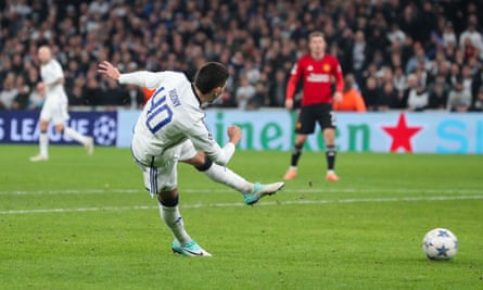 Roony Bardghji scores Copenhagen’s winning goal against Manchester United in the group stage.
