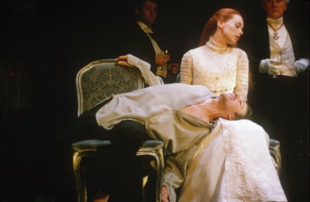 Fitzgerald as Ophelia and Ralph Fiennes as Hamlet in 1995.