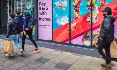 Advertising Klarna available in a store on London Oxford St
