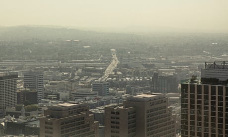 Smog envelops Los Angeles