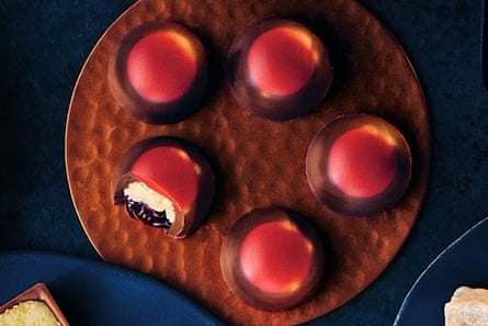 Aldi reindeer noses 2100x1400 152795