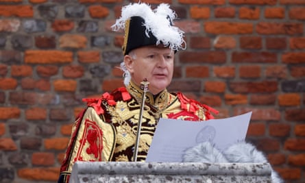 دیوید وایت پادشاه جدید را در سپتامبر اعلام کرد.