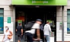 UK unemployment rises and wages growth falls in recession