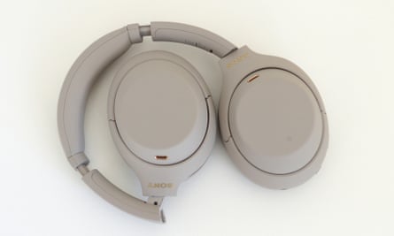 GENUINE Sony WH-1000XM4 Wireless HD Noise Cancelling Over Ear Headphones  Silver