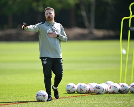 Chelsea Turmoil Continues: McFarlane Returns as Interim Amidst Rosenior Fallout Chelsea Turmoil Continues: McFarlane Returns as Interim Amidst Rosenior Fallout