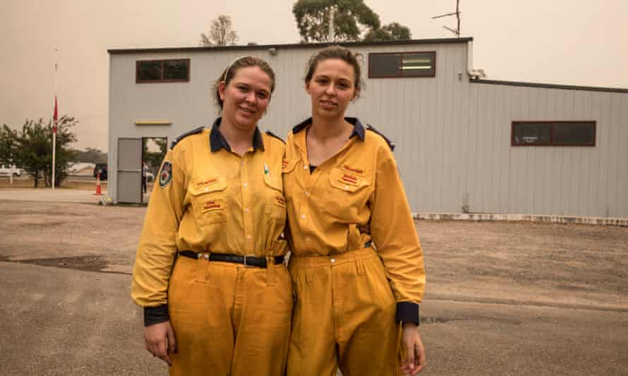 Firefighter sisters Elise and Michelle Fleming of Balmoral RFS