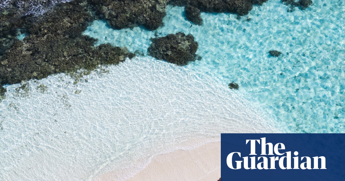 Maldives becomes the only country with generational smoking ban