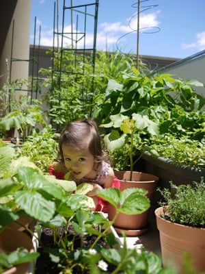 Palisa Anderson’s daughter plays on her old balcony garden