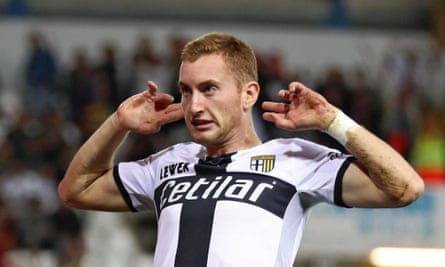 Juventus agree deal to sign 19-year-old midfielder Dejan Kulusevski for