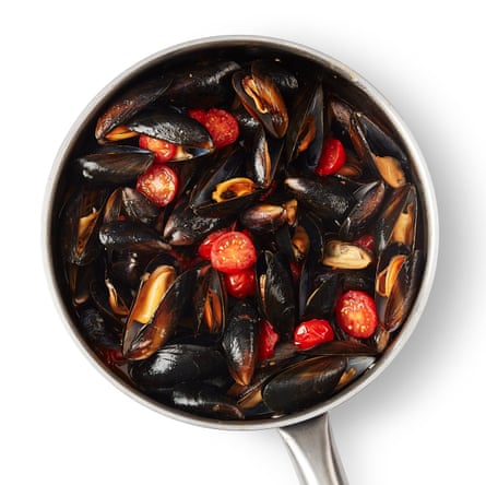 Felicity Cloake’s zuppa di cozze 03
