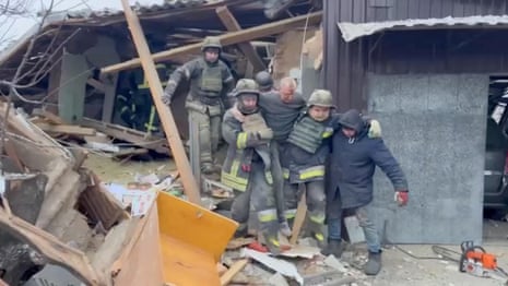 Survivor rescued from rubble after Russia bombards eastern Ukraine – video