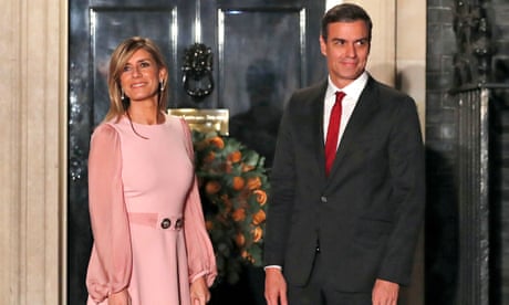 Pedro Sanchez and his wife Begoña Gómez arrive at 10 Downing Street, in London