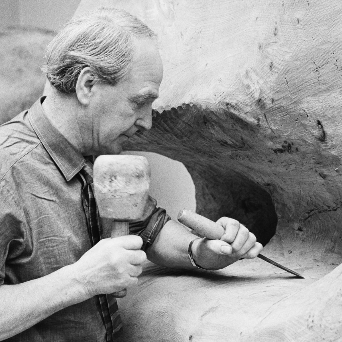 Monumental Moore: obituary of Henry Moore, sculptor – archive, 1986 | Henry Moore | The Guardian