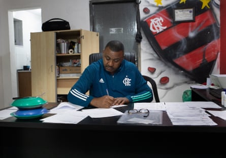 Erivelton Vidal Correia at a desk