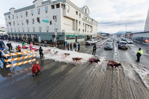 The ceremonial start of the course in Anchorage, Alaska, had to be shortened due to lack of snow.