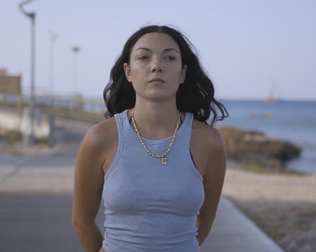 Undercover Working Holidays – Stranded in Paradise.