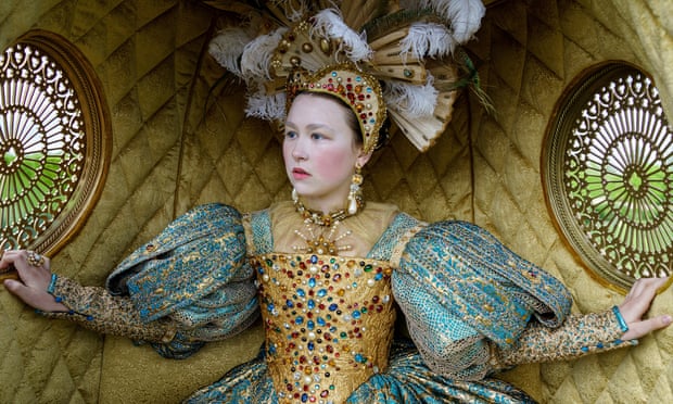 Liv Hill in The Serpent Queen.