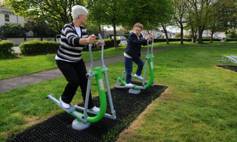  Those aged 65 are seeing their healthy life expectancy increase. 