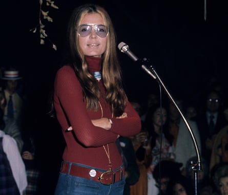Steinem addresses the crowd at a fundraiser and rally for California State Senate candidate Catherine O’Neill at actor Lorne Greene’s house, LA, 15 October 1972.