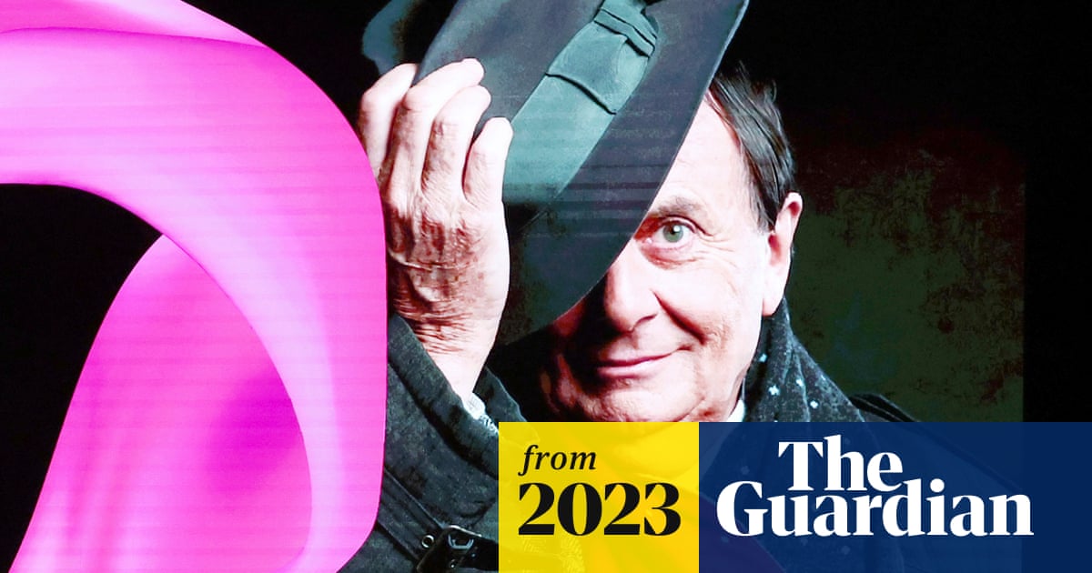Barry Humphries remembered as an ‘interstellar’ talent at Sydney Opera ...
