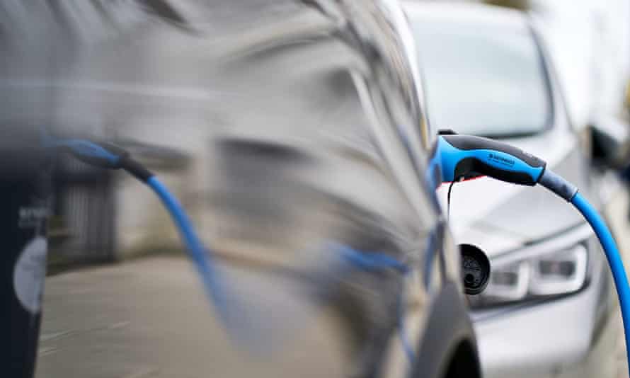 Charging electric vehicle