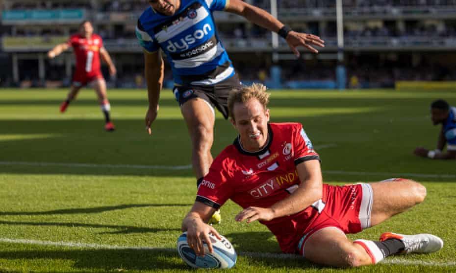 Max Malins scores the second of his three tries during their thrashing of Bath
