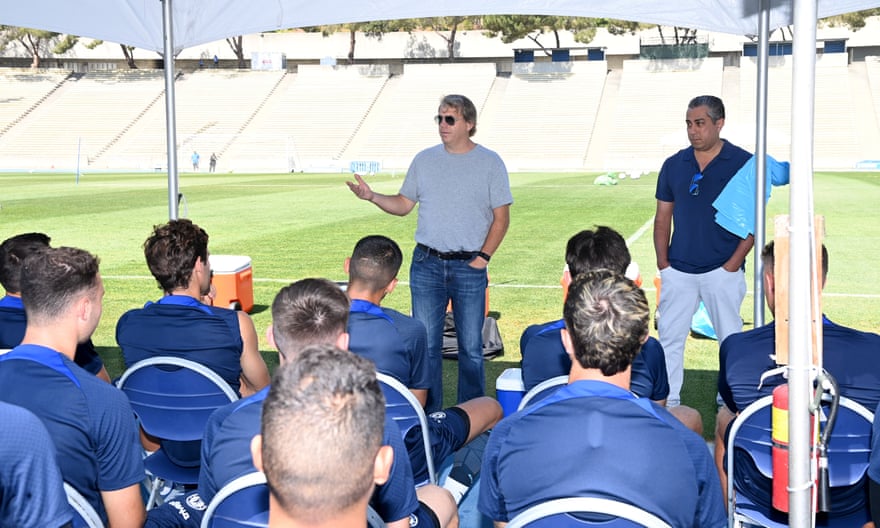 Chelsea’s co-owner Todd Boehly talks to the squad in Los Angeles