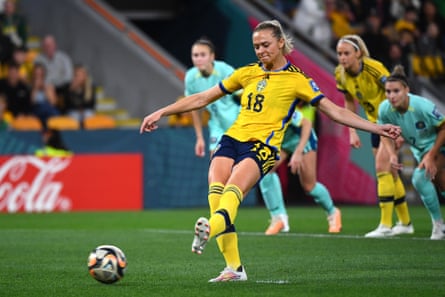 Fridolina Rolfö puts Sweden ahead.