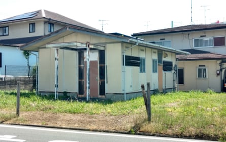 One of many vacant 1960s-era prefab buildings in the older part of Midorigaoka.