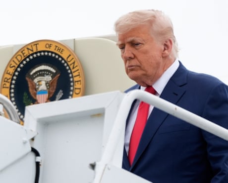 Iran strikes tankers under US escort in Hormuz strait as Trump gathers cabinet to discuss war