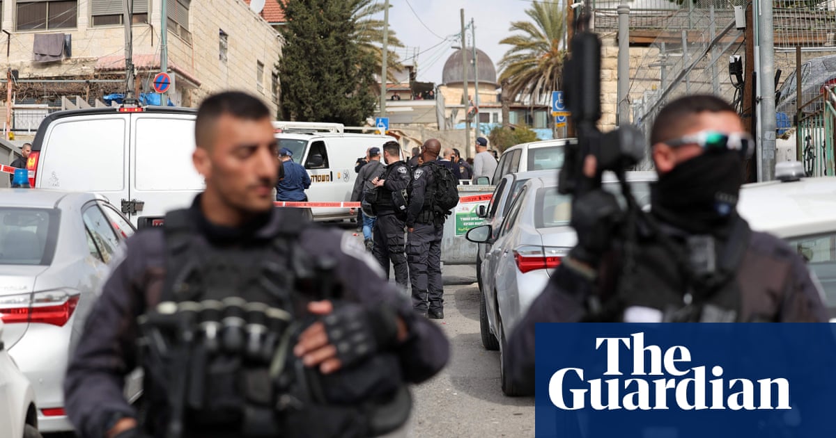 Fears of escalating conflict as gunman injures two Israelis in East Jerusalem