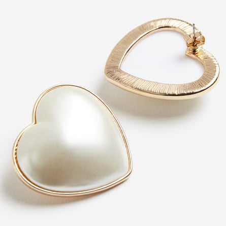 Pearl and gold heart shaped stud earrings