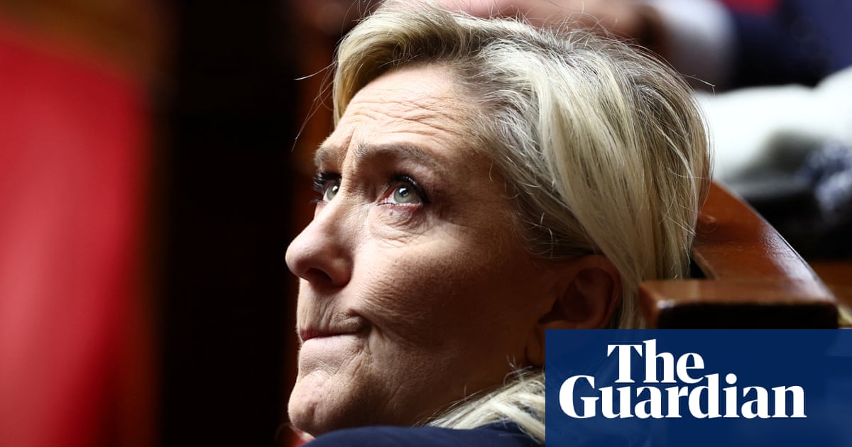 Френската крайнодясна партия отрича нередности при назначаването на парламентарни сътруднициФренска