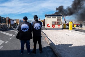 The blockade of the port of Marseille continues