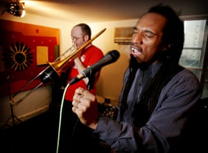 16th FEBURARY - LONDON : We’re Jamming at Premises Studios, Pascal Wyse with Benjamin Zephaniah. Graeme Robertson 16/02/2006