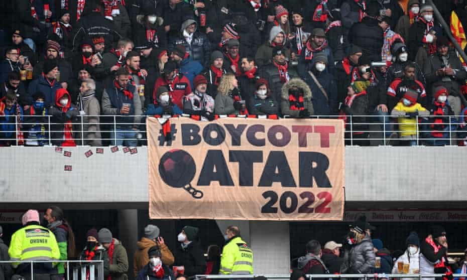 Freiburg fans display a banner calling for a World Cup boycott.