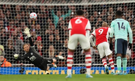 Alexandre Lacazette of Arsenal scores a goal to make it 2-0 .