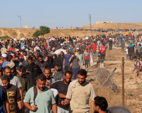 Palestinians queuing to collect food from the US-backed Gaza Humanitarian Foundation in Khan Younis on 29 May.
