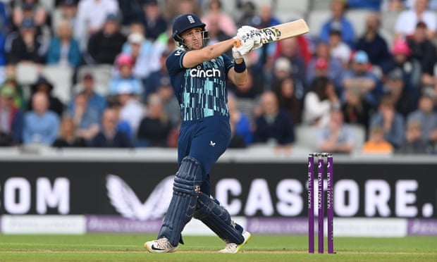 استمتع لاعب إنجلترا ليام ليفينجستون بـ 26 كرة 38 مع كرة واحدة تطير لستة.