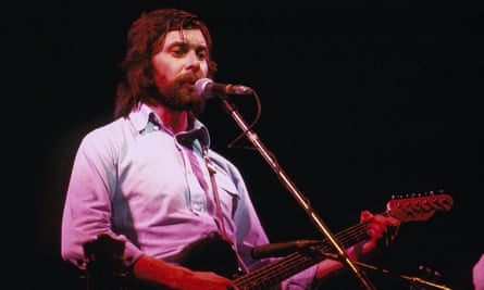 Rab Noakes on stage, around 1980.