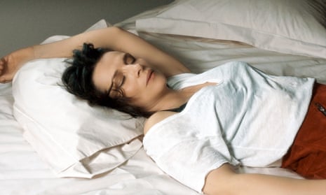 While Sleeping Anal - Un Beau Soleil Interieur (Let the Sunshine In) review â€“ Juliette Binoche  excels in grownup film | Romance films | The Guardian