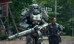 Fallout - First Look<br>Power Suit and Aaron Moten (Maximus) in “Fallout”