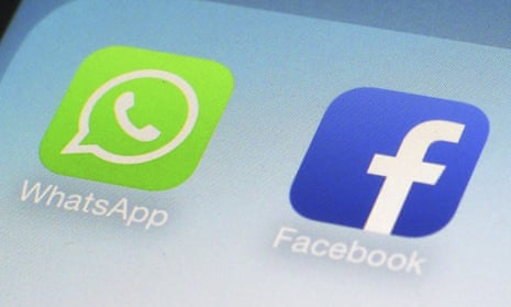 Close up of the WhatsApp and Facebook icon on a screen