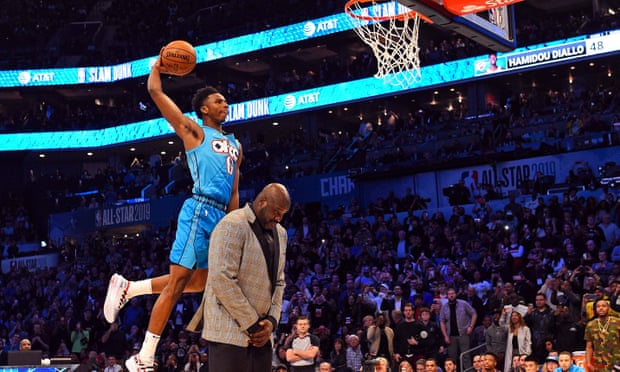 Diallo Leaps Over Shaq To Win Nba Slam Dunk Contest As Harris Shocks Steph Curry Nba The Guardian Diallo Leaps Over Shaq To Win Nba Slam Dunk Contest As Harris Shocks Steph Curry Nba The Guardian